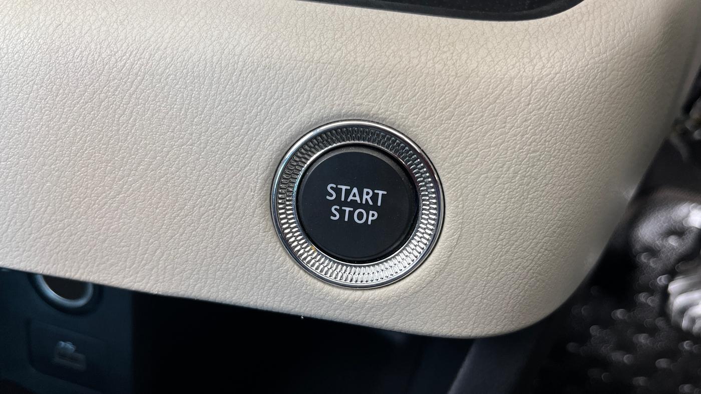 2021 Nissan MAGNITE XV MT, Petrol, Manual, 30,783 km, Keyless Start/ Stop Button