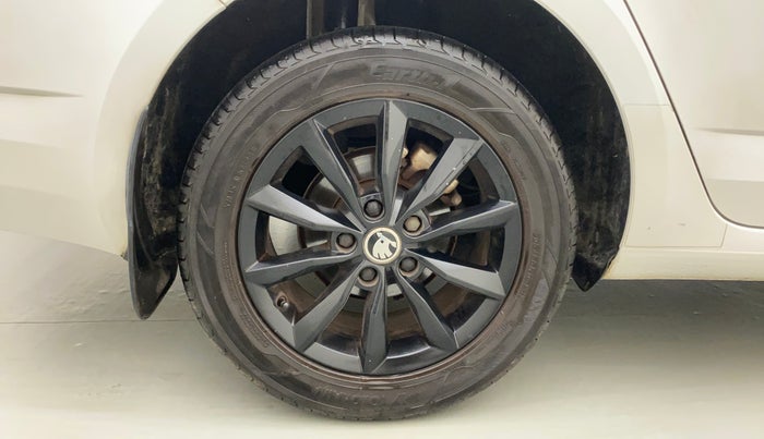 2015 Skoda Octavia AMBITION PLUS 1.4 TSI, Petrol, Manual, 94,128 km, Right Rear Wheel