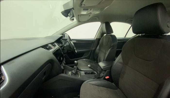 2015 Skoda Octavia AMBITION PLUS 1.4 TSI, Petrol, Manual, 94,128 km, Right Side Front Door Cabin