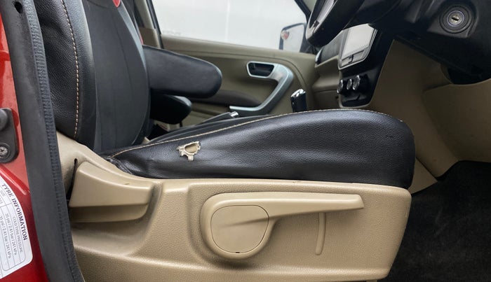 2016 Mahindra TUV300 T8 AMT, Diesel, Automatic, 86,242 km, Driver Side Adjustment Panel