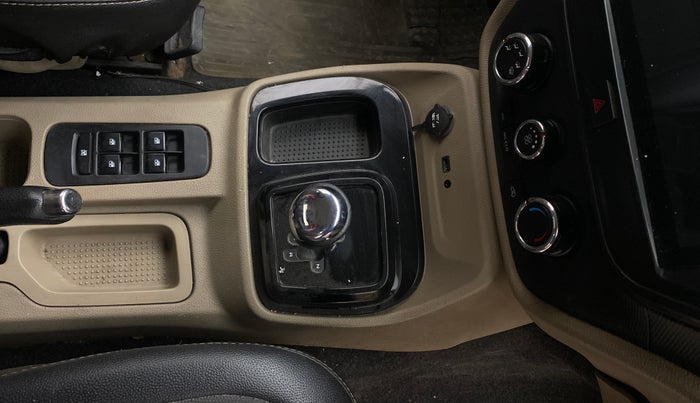 2016 Mahindra TUV300 T8 AMT, Diesel, Automatic, 86,242 km, Gear Lever