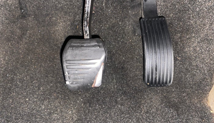 2016 Mahindra TUV300 T8 AMT, Diesel, Automatic, 86,242 km, Pedals