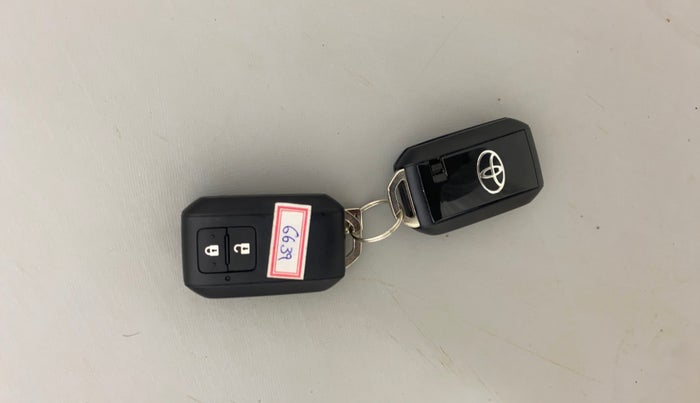 2023 Toyota Glanza V AMT, Petrol, Automatic, 33,410 km, Key Close Up