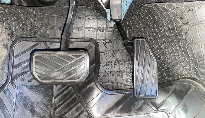 2023 Toyota Glanza V AMT, Petrol, Automatic, 33,410 km, Pedals