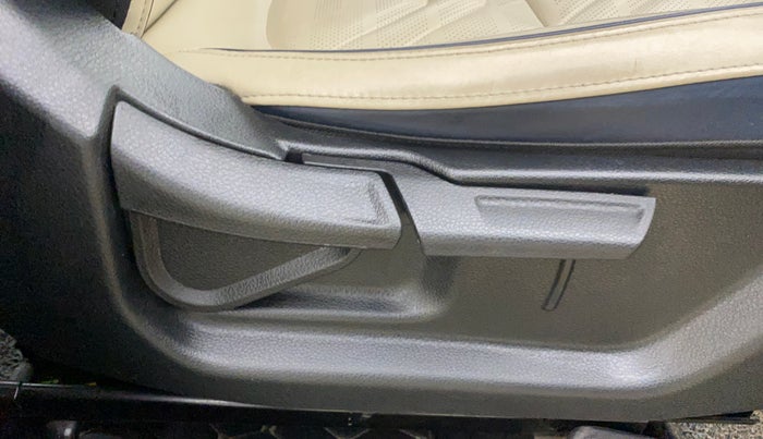 2023 KIA CARENS LUXURY PLUS 1.5 DIESEL AT 7 STR, Diesel, Automatic, 13,641 km, Driver Side Adjustment Panel