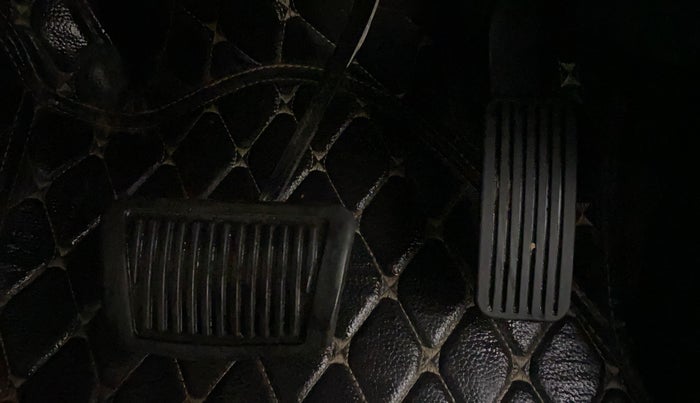 2023 KIA CARENS LUXURY PLUS 1.5 DIESEL AT 7 STR, Diesel, Automatic, 13,641 km, Pedals