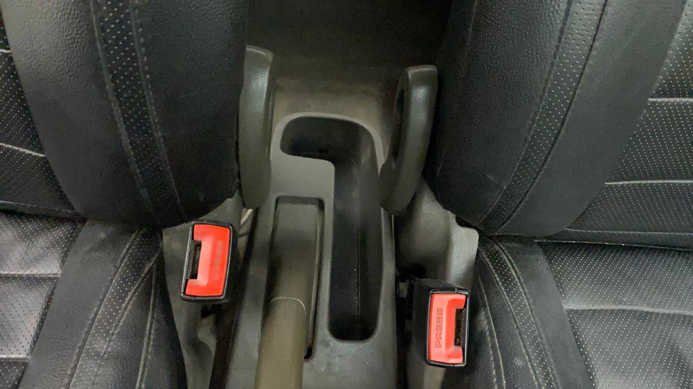 2016 Hyundai i10 SPORTZ 1.1, Petrol, Manual, 83,404 km, Driver Side Adjustment Panel