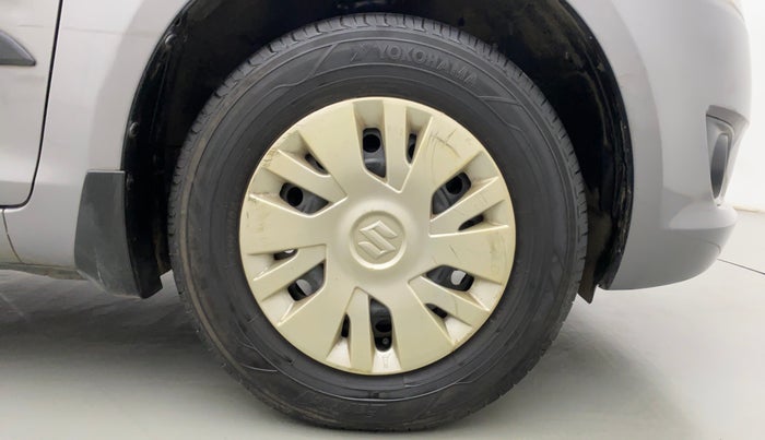 2011 Maruti Swift VXI, Petrol, Manual, 61,138 km, Right Front Wheel