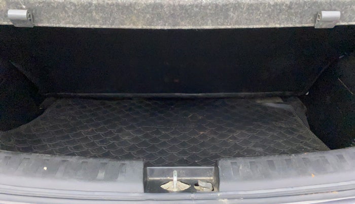 2011 Maruti Swift VXI, Petrol, Manual, 61,138 km, Boot Inside