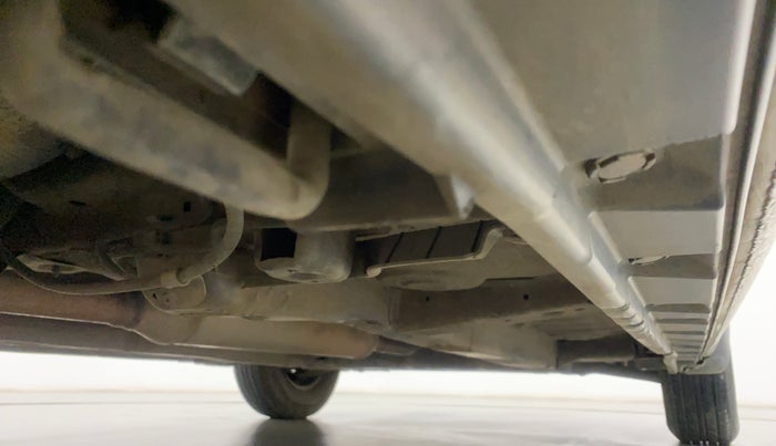 2011 Maruti Swift VXI, Petrol, Manual, 61,138 km, Right Side Underbody
