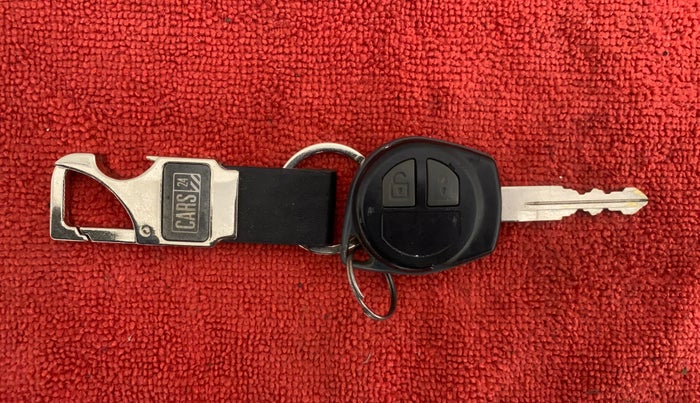 2011 Maruti Swift VXI, Petrol, Manual, 61,138 km, Key Close Up