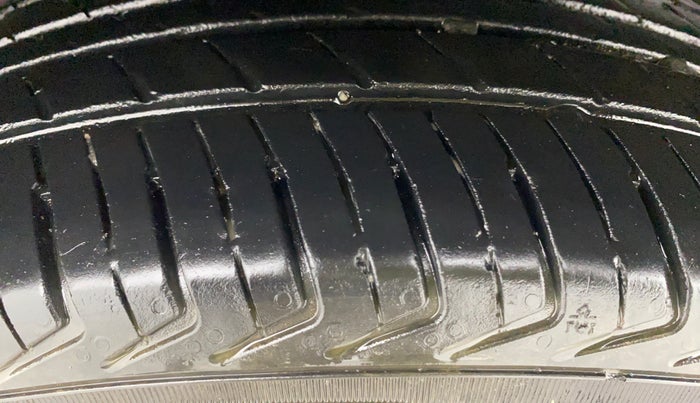 2022 Maruti New Wagon-R LXI CNG 1.0, CNG, Manual, 27,666 km, Right Rear Tyre Tread