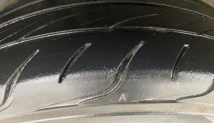 2020 Ford Figo Aspire TITANIUM 1.2 PETROL, Petrol, Manual, 74,744 km, Right Rear Tyre Tread