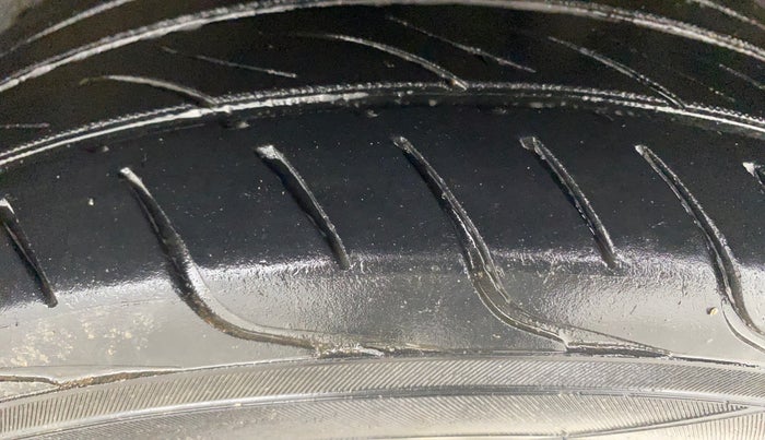 2020 Ford Figo Aspire TITANIUM 1.2 PETROL, Petrol, Manual, 74,744 km, Left Rear Tyre Tread