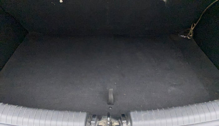 2017 Hyundai Grand i10 MAGNA 1.2 KAPPA VTVT, Petrol, Manual, 57,614 km, Boot Inside