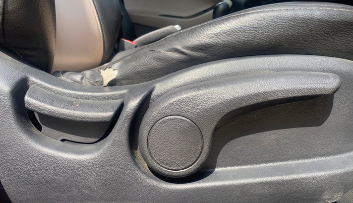 2016 Hyundai Elite i20 ASTA 1.2 (O), Petrol, Manual, 79,884 km, Driver Side Adjustment Panel