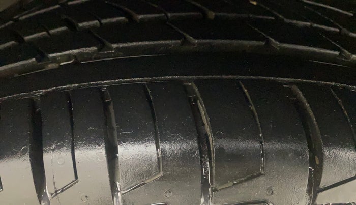 2016 Hyundai Elite i20 ASTA 1.2 (O), Petrol, Manual, 79,884 km, Left Front Tyre Tread