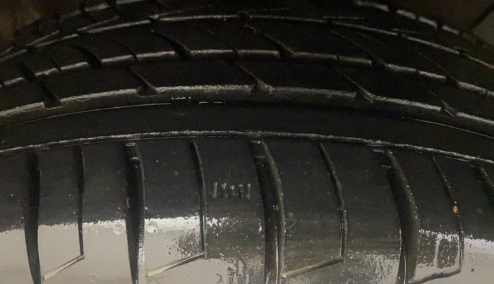 2016 Hyundai Elite i20 ASTA 1.2 (O), Petrol, Manual, 79,884 km, Right Front Tyre Tread