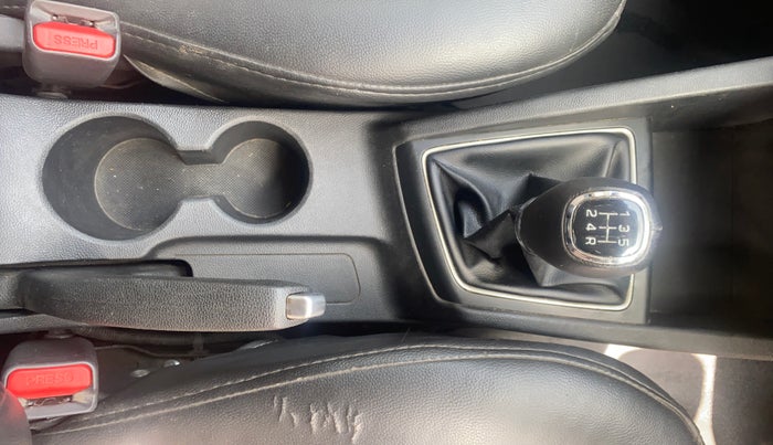 2016 Hyundai Elite i20 ASTA 1.2 (O), Petrol, Manual, 79,884 km, Gear Lever