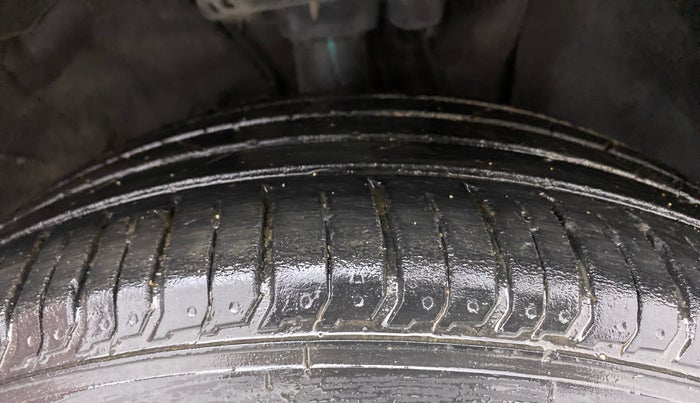 2021 Hyundai VENUE SX 1.0 TURBO, Petrol, Manual, 30,037 km, Right Front Tyre Tread