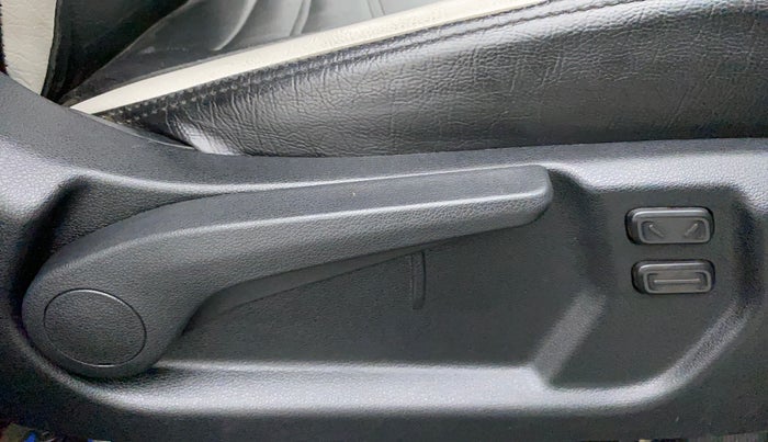 2022 Hyundai VENUE SX (O) 1.0 TURBO DCT, Petrol, Automatic, 8,105 km, Driver Side Adjustment Panel
