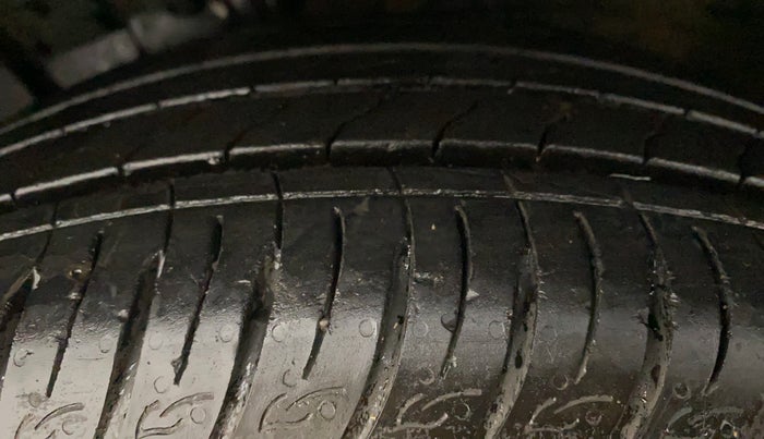 2022 Hyundai VENUE SX (O) 1.0 TURBO DCT, Petrol, Automatic, 8,105 km, Left Front Tyre Tread