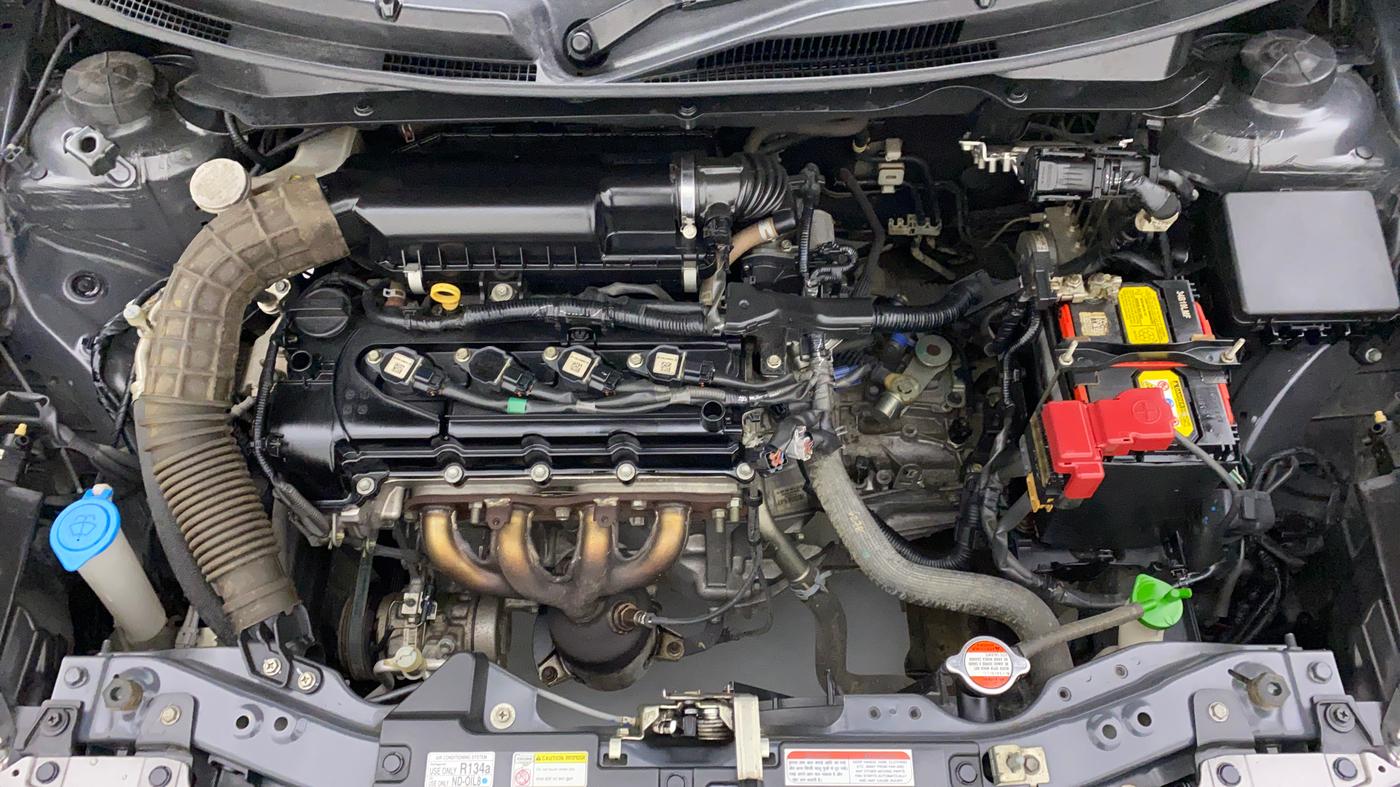 2018 Maruti Swift VXI D, Petrol, Manual, 25,619 km, Engine Bonet View