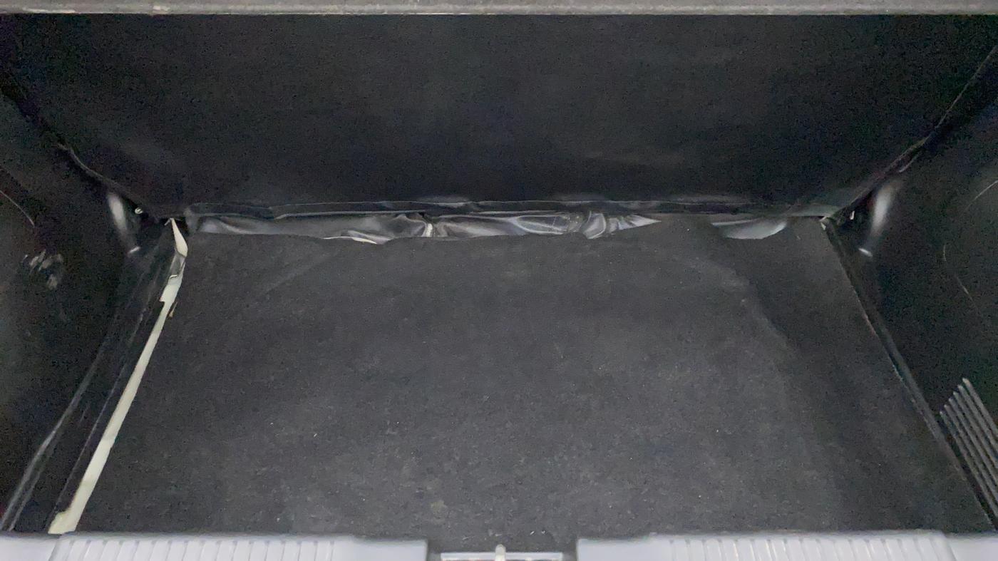 2018 Maruti Swift VXI D, Petrol, Manual, 25,619 km, Boot Inside View
