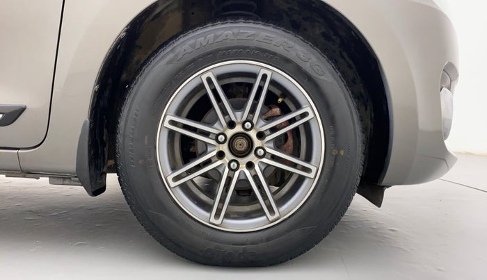 2018 Maruti Swift VXI D, Petrol, Manual, 25,619 km, Right Front Tyre