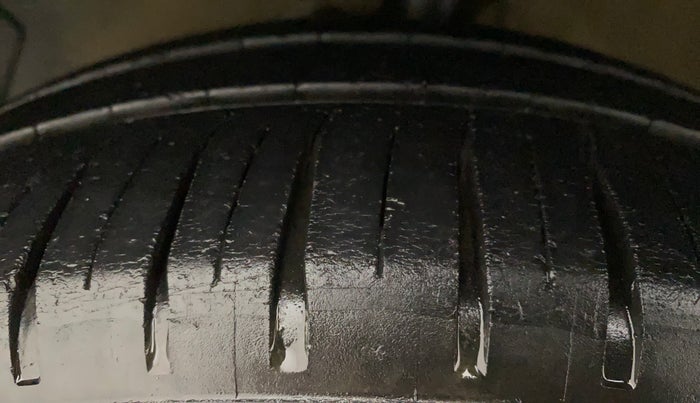 2011 Hyundai i20 SPORTZ 1.2, Petrol, Manual, 87,431 km, Left Front Tyre Tread