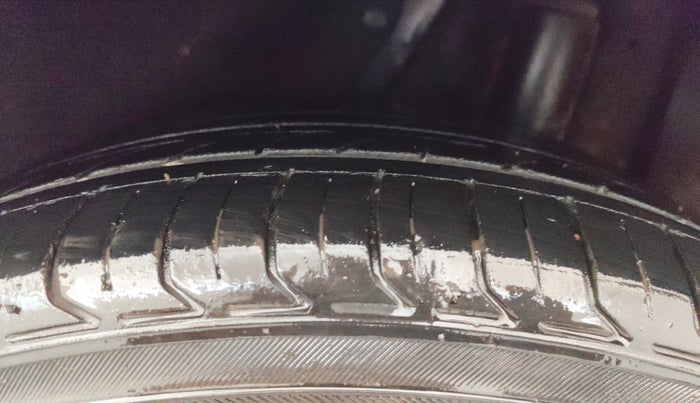 2019 Hyundai New Elantra 2.0 SX(O) AT PETROL, Petrol, Automatic, 38,824 km, Left Rear Tyre Tread