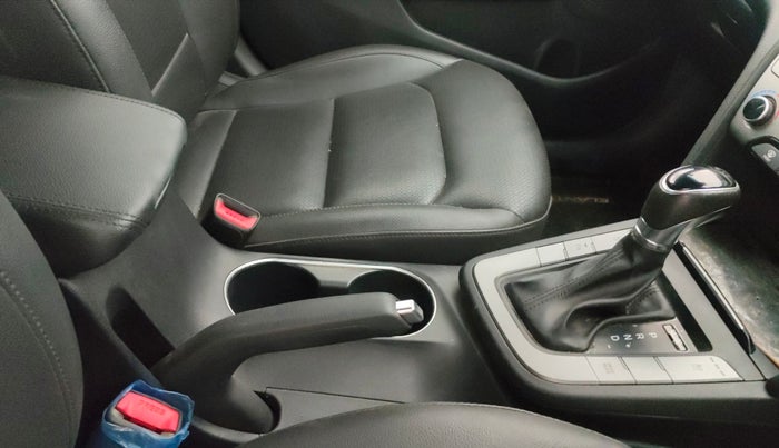 2019 Hyundai New Elantra 2.0 SX(O) AT PETROL, Petrol, Automatic, 38,824 km, Gear Lever