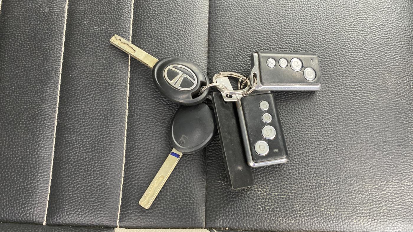 2021 Tata Tiago XE PETROL, Petrol, Manual, 66,390 km, Key Close Up