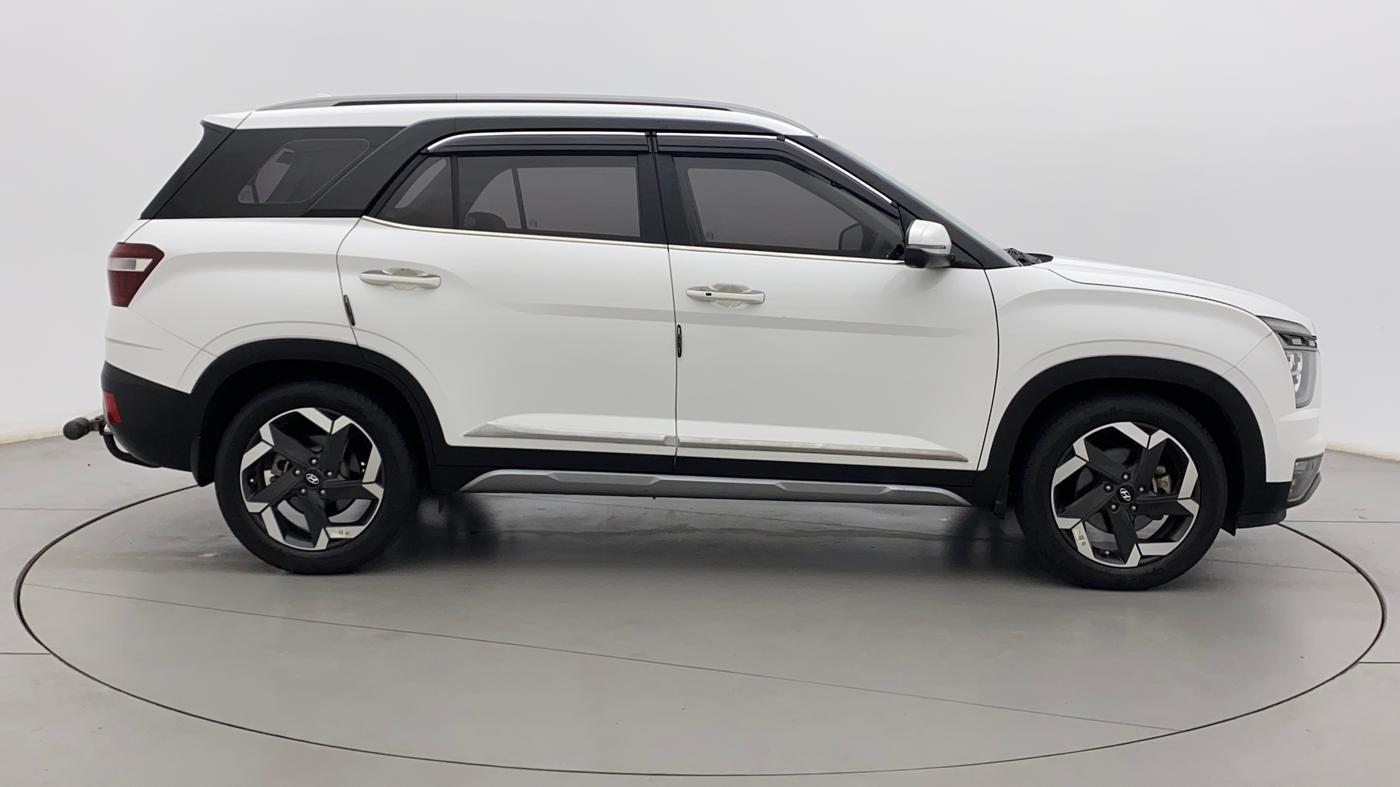 2022 Hyundai ALCAZAR PLATINUM 1.5 MT 7STR, Diesel, Manual, 23,365 km, Right Side View