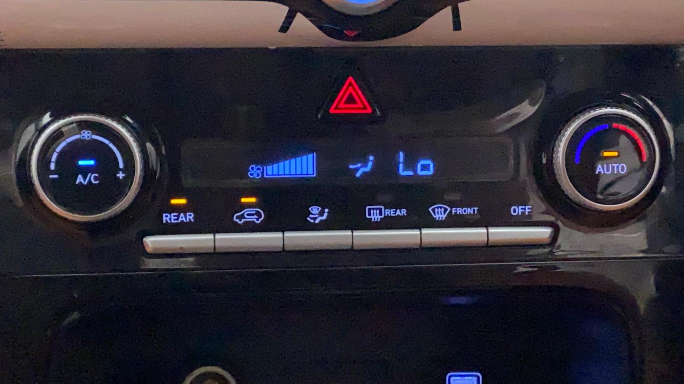 2022 Hyundai ALCAZAR PLATINUM 1.5 MT 7STR, Diesel, Manual, 23,365 km, Automatic Climate Control