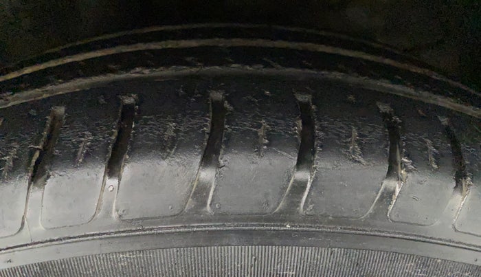 2018 Maruti Dzire VXI, Petrol, Manual, 66,879 km, Left Front Tyre Tread