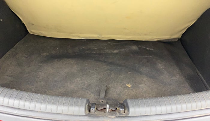 2017 Hyundai Grand i10 ASTA 1.2 KAPPA VTVT, Petrol, Manual, 81,121 km, Boot Inside