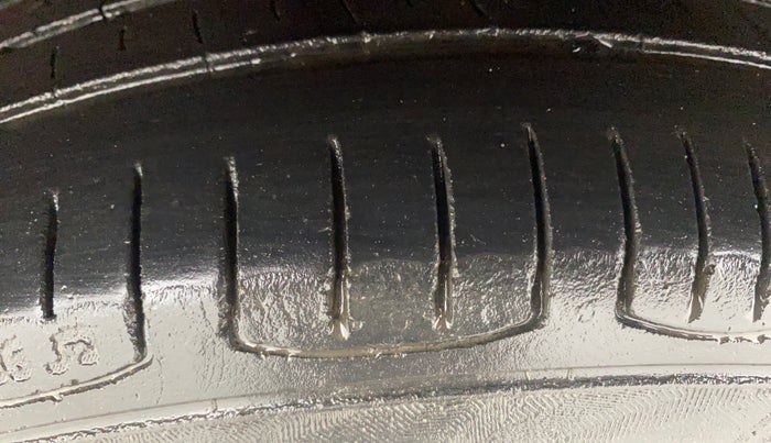 2017 Hyundai Grand i10 ASTA 1.2 KAPPA VTVT, Petrol, Manual, 81,121 km, Left Front Tyre Tread