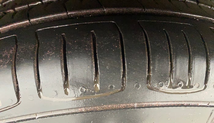 2017 Hyundai Grand i10 ASTA 1.2 KAPPA VTVT, Petrol, Manual, 81,121 km, Right Rear Tyre Tread