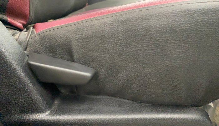 2019 Renault Duster RXS CVT, Petrol, Automatic, 16,867 km, Driver Side Adjustment Panel