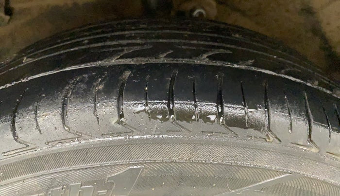 2018 Maruti Celerio VXI CNG, CNG, Manual, 79,923 km, Left Front Tyre Tread