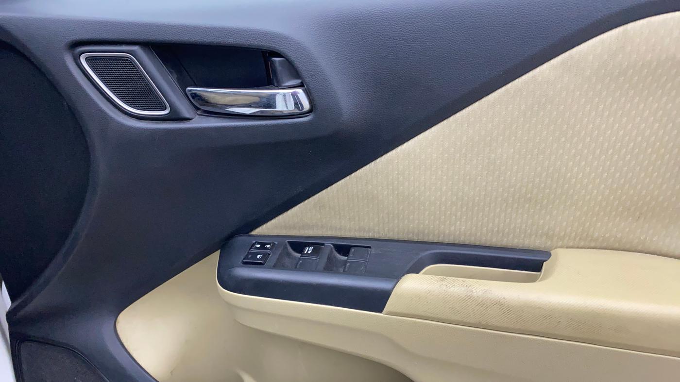 2019 Honda City 1.5L I-VTE V CVT, Petrol, Automatic, 1,08,300 km, Driver Side Door Panels Control