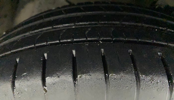 2020 Maruti Baleno ALPHA PETROL 1.2, Petrol, Manual, 23,399 km, Left Front Tyre Tread