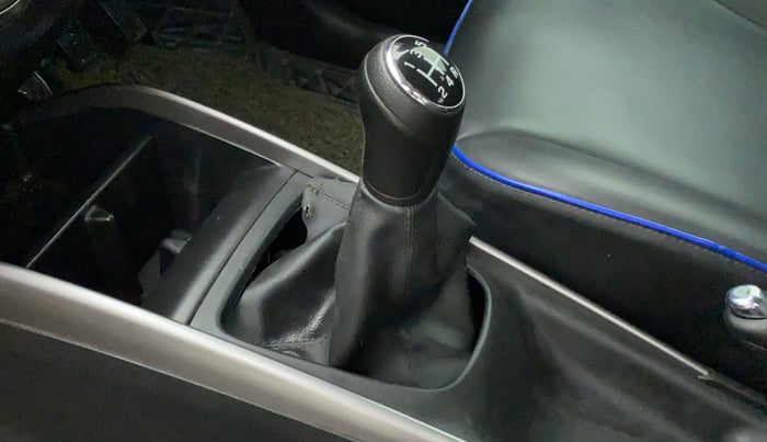 2020 Maruti Baleno ALPHA PETROL 1.2, Petrol, Manual, 23,399 km, Gear lever - Boot Cover minor damage