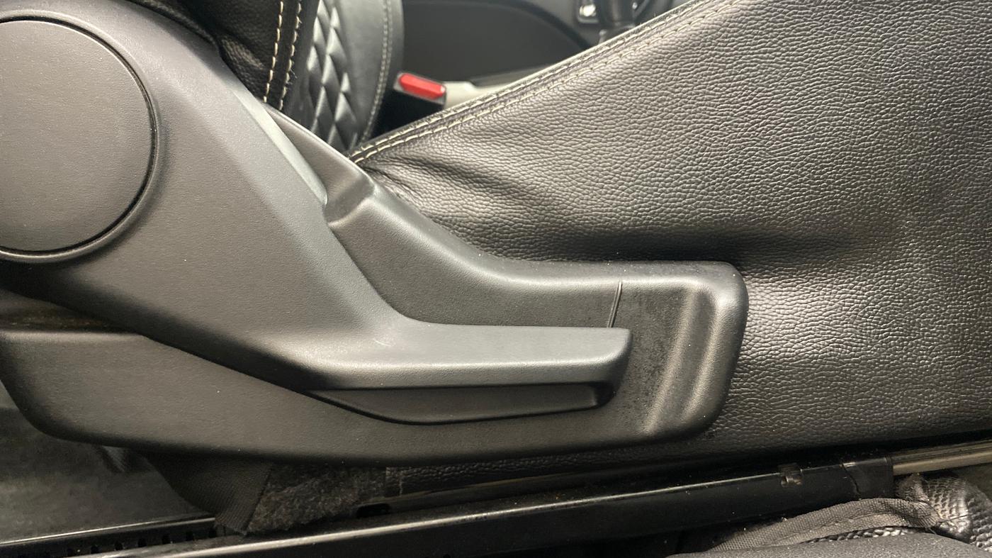 2018 Maruti Baleno DELTA PETROL 1.2, Petrol, Manual, 1,02,838 km, Driver Side Adjustment Panel