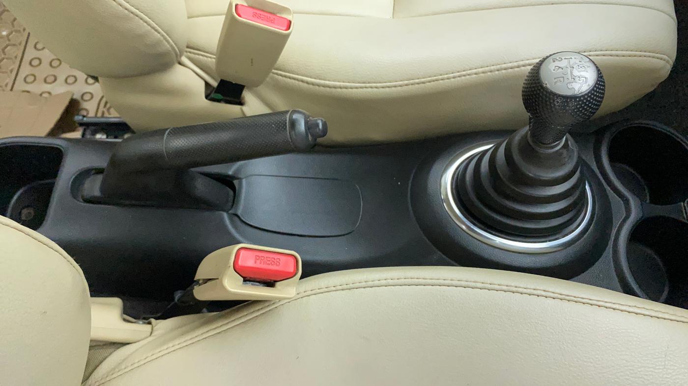 2013 Honda Amaze 1.2L I-VTEC S, Petrol, Manual, 62,959 km, Gear Lever