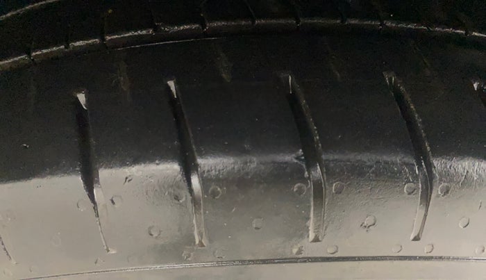 2022 Skoda KUSHAQ STYLE 1.5L TSI MT, Petrol, Manual, 27,212 km, Left Front Tyre Tread