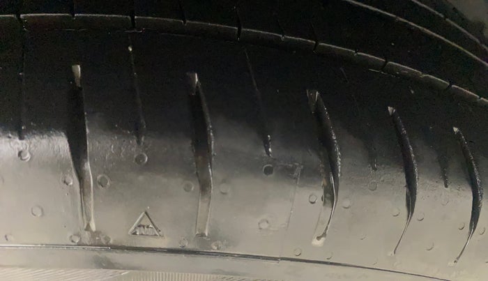 2022 Skoda KUSHAQ STYLE 1.5L TSI MT, Petrol, Manual, 27,212 km, Left Rear Tyre Tread