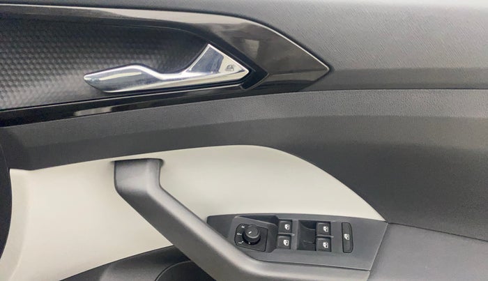 2022 Skoda KUSHAQ STYLE 1.5L TSI MT, Petrol, Manual, 27,212 km, Driver Side Door Panels Control