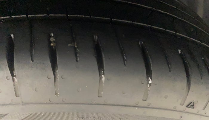 2022 Skoda KUSHAQ STYLE 1.5L TSI MT, Petrol, Manual, 27,212 km, Right Rear Tyre Tread